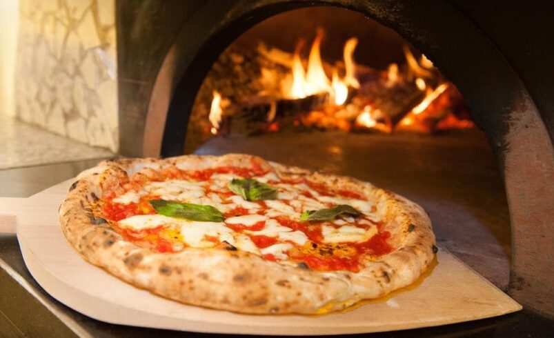 3 restaurantes en xela con pizza  hecha en horno de leña