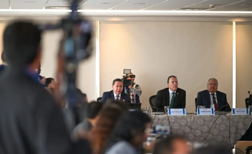 Alerta para tu bolsillo: Banguat advierte alza general de precios por el encarecimiento del petróleo